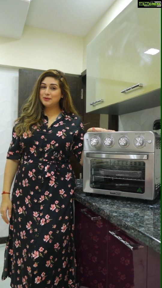Vahbbiz Dorabjee Instagram - Here I introduce you all to one my best investment in kitchen appliances @geekappliancesindia Airfryer CounterTop Oven ๐ Itโs super easy to use and very budget friendly. I am absolutely loving this product. @mst_adco #oven #toaster #griller #geekappliances #airfryer #geekappliancesindia #bake #toast #aircook #ovenfryer #airfry #smartkitchen #newproduct #cook #cooking #airfryoven #besmart #mominfluencer #mombloggerindia #newlaunch #productreview #productshoot #kitchenproducts