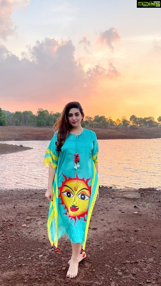 Vahbbiz Dorabjee Instagram - Listen to Silence..It has so much to say.. Close to nature @thelaketherapy Thank you so much @rohitkverma for this beautiful outfit😍 The Lake Therapy