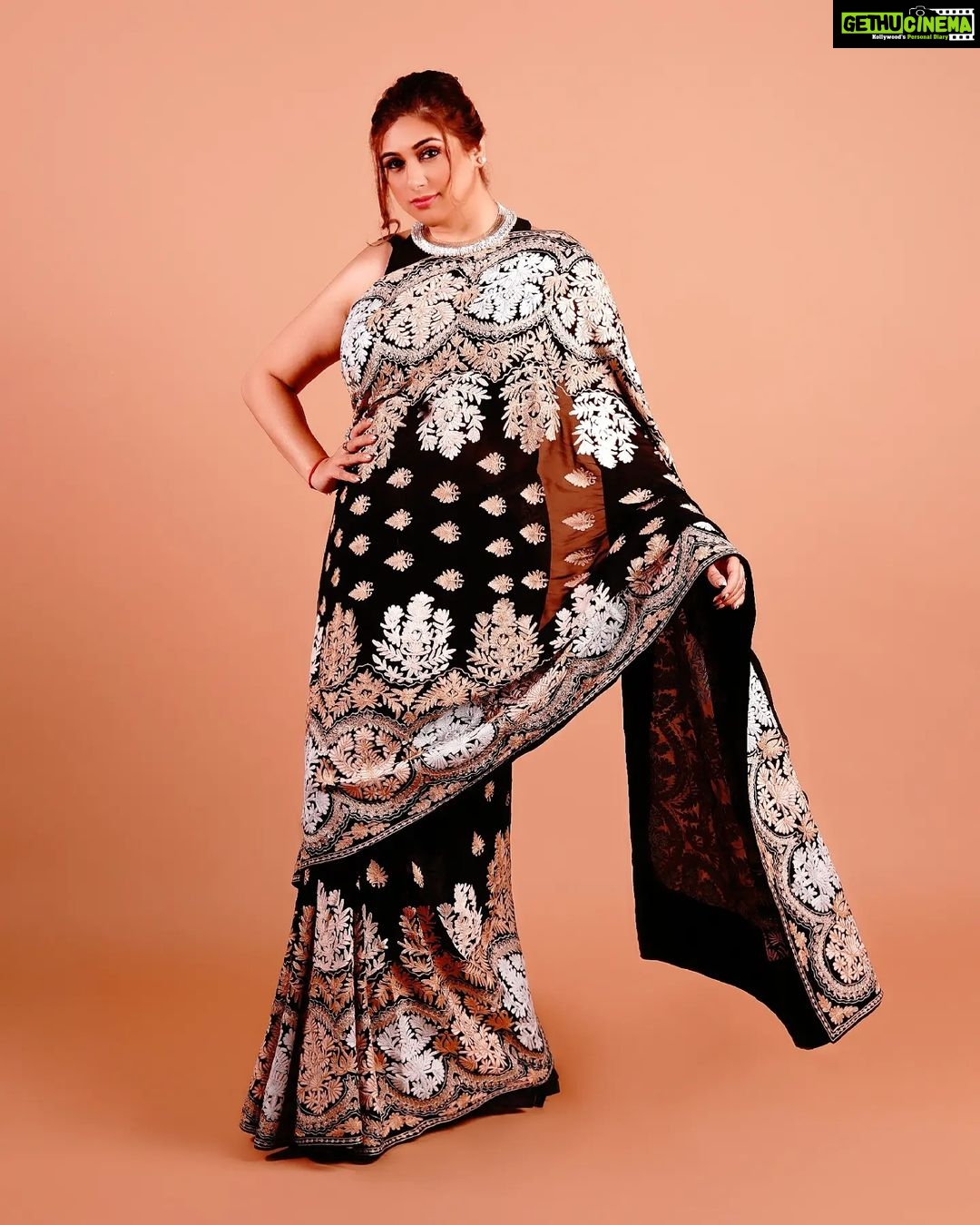 Vahbbiz Dorabjee Instagram - Loved wearing this Kashmiri Saree with beautiful intricate embroidery.. Concept & styled by @kapoormohit888 Photography @ardy_arjun @ardyastic Organised by @dream.catcheers Styling asst @rushabh.r.shah @mister_karwa Hair & Makeup @beautybythebeastt Designer @angadcreations Production @neal_mahesh