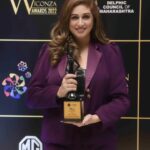 Vahbbiz Dorabjee Instagram - Turn your Pain into Power and your Power into Growth.. The Sky is not the Limit..Your mind is.. Follow your dreams and everything else shall fall in place. Thank you Women Iconza Awards 2022 for this award for Fashion Blogger and Actress.This is truly special❤ Also a BIG THANK to my beautiful tribe who have supported me.My Beautiful Family and all the various teams that I have worked with.This award equally belongs to all of us🤗❤ Event cordinated:-@matsya_media Photography:-@shutterjuicestudio