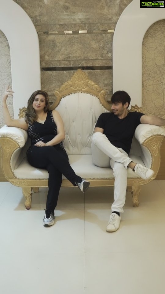 Vahbbiz Dorabjee Instagram - When you freestyle , let loose and just let the music take over ..... Don't think... Just Dance πΊwith @sunny.a.anand This music makes me dance everytime I hear it ππππ #suryavanshi #timetodance #vahbizdorabjee #trendingsongs #trendingreels #dance #music #dancer #love #hiphop #dancing #dancers #party #instagram #instagood #dancelife #explorepage #follow #like #fitness #viral #dancersofinstagram #trending #fun #choreography #fashion #kpop #bhfyp