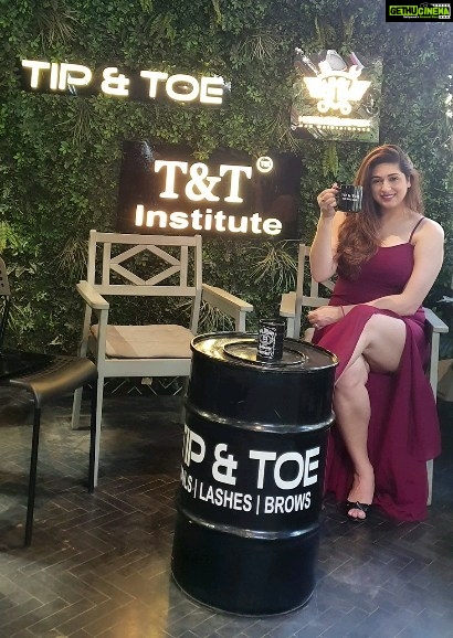 Vahbbiz Dorabjee Instagram - #weekendchill at my Favorite @tipandtoenail where I can enjoy all the services and pamper myself💕 Time for my nailrefills and pedicure.The best part is they have so many outlets.A special mention for the staff.They are so sweet and great at their work. Must Visit🙂
