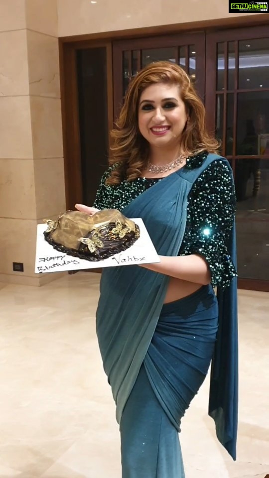Vahbbiz Dorabjee Instagram - #birthdaycake Thank you so much everyone for taking out time and sending me your warmest Birthday wishes.. I'm Truly Blessed🤗❤ Thank you @mansijainartistry & @cakes_and_mores for this special cake🤗 Make up & Hair:- @mansijainartistry Outfit by - @jashan.ethnicityredefined Jewellery by - @tarannumjewelry Styled by - @style_by_hetaljogi Assisted by - @stylebybhagya Pride Plaza Hotel Aerocity, New Delhi