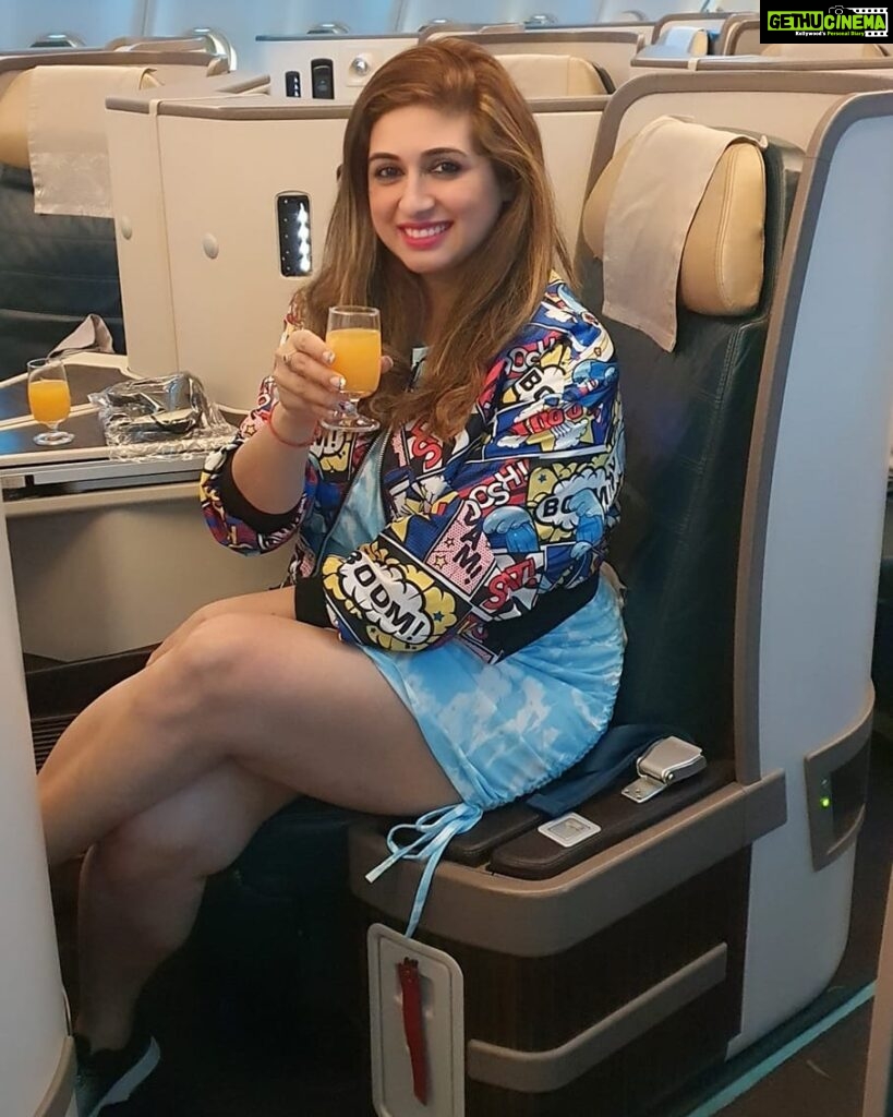 Vahbbiz Dorabjee Instagram - Thank you @srilankanairlinesofficial for hosting me and giving me a World of Memories❤ I was unwell on the flight and I would like to mention the special care the crew took of me.Cant wait to be back😊 @srilankanairlinesofficial @linkinrepspvtltd @goldcoastfilmsofficial Sri Lanka