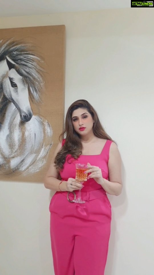 Vahbbiz Dorabjee Instagram - Did you check on me? My version of the #trendingreels