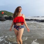 Vahbbiz Dorabjee Instagram - Make Peace of Mind Your Priority🙂❤️ #ｓｕｎｄａｙｍｏｏｄ Vagator Beach