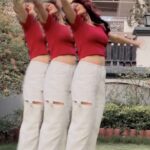Vaishali Takkar Instagram - And That’s how i Do a Solo-Group dance 😜 #wellerman #reels #dance #dancereels #trending #trendingreels