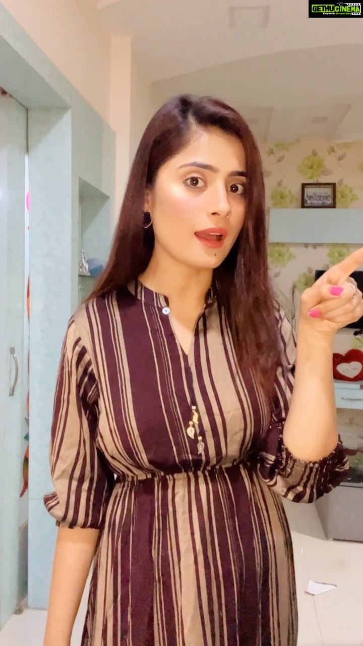 Vaishali Takkar Instagram - The “Geet” inside me couldn’t resist this audio 😉😀 #geet #jabwemet #reels #reelsofinstagram #reelsinstagram #kareenakapoor #bollywood #bollywooddialogue #dialogue