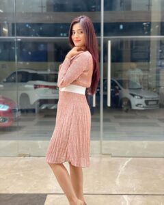 Vaishali Takkar Instagram - Poured a little Love On my hair and they turned Pink 😉☺️