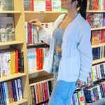 Vaishali Takkar Instagram – A good meal + good read = My Happy Journey ☺️ 
#Airport #airportdiaries #airportlook Mumbai Airport Terminal 1B William Penn