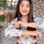 Vaishali Takkar Instagram - Not a good dancer .. par trend ka sawal hai 🙆🏻‍♀️ #trendingreels #reelsinstagram #bahara