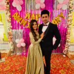 Vaishali Takkar Instagram – Kanak Shiva ka pyar 6 mahine mein anniversary mana gaya! Aisa pyar kiya hai kabhi? Agar kiya hai toh tag your loved one in comments and the best comments get pinned 💞🤗🥰

#rakshabandhan
@dangal_tv_channel 
@yashpatnaikofficial 
@mamtayashpatnaik 
@beyonddreamsofficial 

#kanakshi #nishantmalkhani #vaishalitakkar