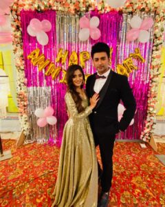 Vaishali Takkar Instagram - Kanak Shiva ka pyar 6 mahine mein anniversary mana gaya! Aisa pyar kiya hai kabhi? Agar kiya hai toh tag your loved one in comments and the best comments get pinned 💞🤗🥰

#rakshabandhan
@dangal_tv_channel 
@yashpatnaikofficial 
@mamtayashpatnaik 
@beyonddreamsofficial 

#kanakshi #nishantmalkhani #vaishalitakkar