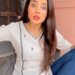 Vaishali Takkar Instagram - Me , When friends say party de yaar 😅 #reels #shuddhgareeb #bollywood #bollywooddialogue #filmy