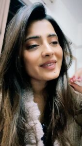 Vaishali Takkar Instagram - O mere saiyyan super star.. seedha life se bahar 🤣 

#reels #funnyreels #funnyvideos #reelitfeelit