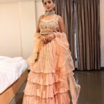 Vaishali Takkar Instagram – Eh nakhre adaavan mere layi.. mai khud nu sajawan mere layi 😉
MUAH @mohmayaaurmakeup 

#selflove #indowestern #lehnga#makeup #jewlery