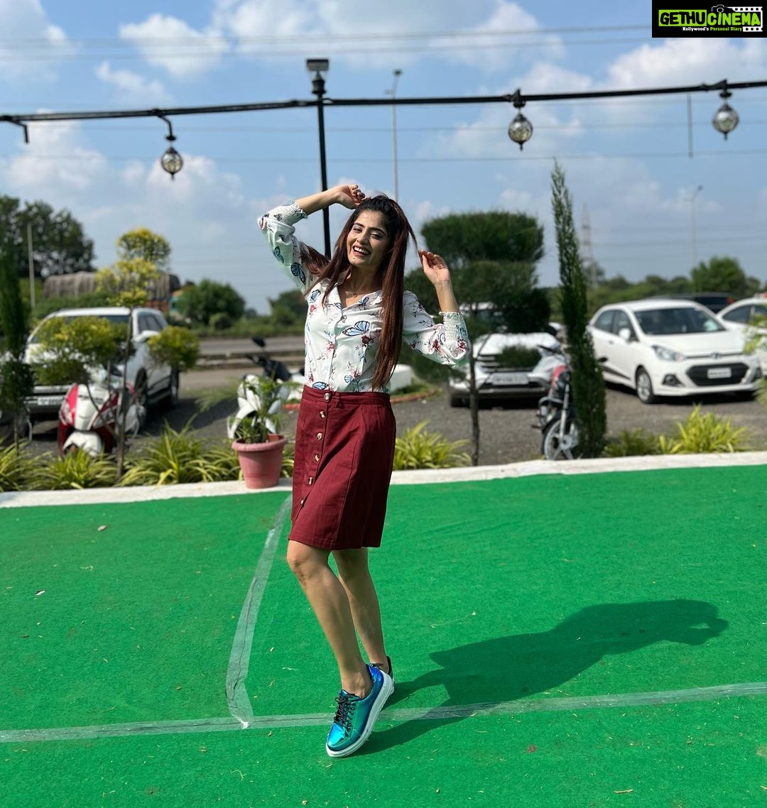 Vaishali Takkar Instagram - Being happy doesn’t cost a thing.. ♥️
