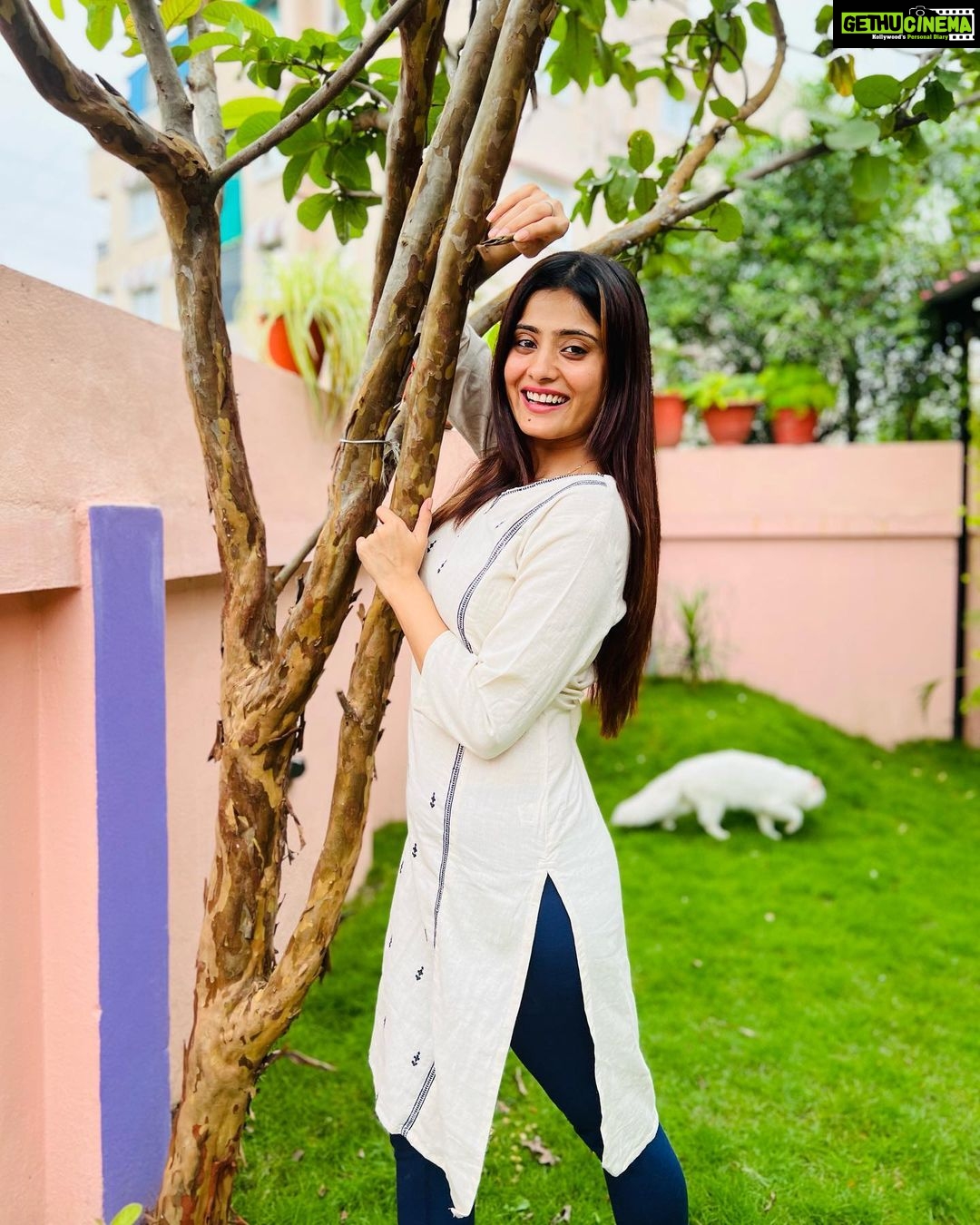 Vaishali Takkar Instagram - Being NATUREal ☺️