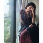Vaishnavi Dhanraj Instagram - कथाकार कि कथा की कलम सी वो.. मलंग सी वो.. मगन थी वो.. किताब के पन्ने की स्याही की कसम.. कथा सी वो.. कलम थी वो.. #merikalamse✍️ #rawpics #saareelove❤ #selfclicked