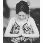 Vaishnavi Dhanraj Instagram - 'Mudra’, a Sanskrit word, means a symbolic hand gesture that has the power of producing joy and happiness. It has been proved that regular practice of mudras not only contributes to one’s overall good health but can be used as a preventive measure as well. Our hands define our karma and fingers being the power points, are a link between individual Pranic force and universal cosmic energy. The position of our hands has the ability to influence energy of our physical, emotional and spiritual body. Mudras help to link the brain to the body, soothe pain, stimulate endorphins, change the mood and increase our vitality. Here are 5 yoga mudras for strength 🌼 Everything we need is within us.. our body is designed to heal itself. P.s - silence the ego ...awaken the heart 💓 #yogamudras #weareourowndoctors #weareourownhealers #mudrasforstrength #ganeshmudra #kalimudra #prithvimudra #pranamudra #anjalimudra #yogaispowerful #letsbeaware #yogisforlife✌🏻️☮☯