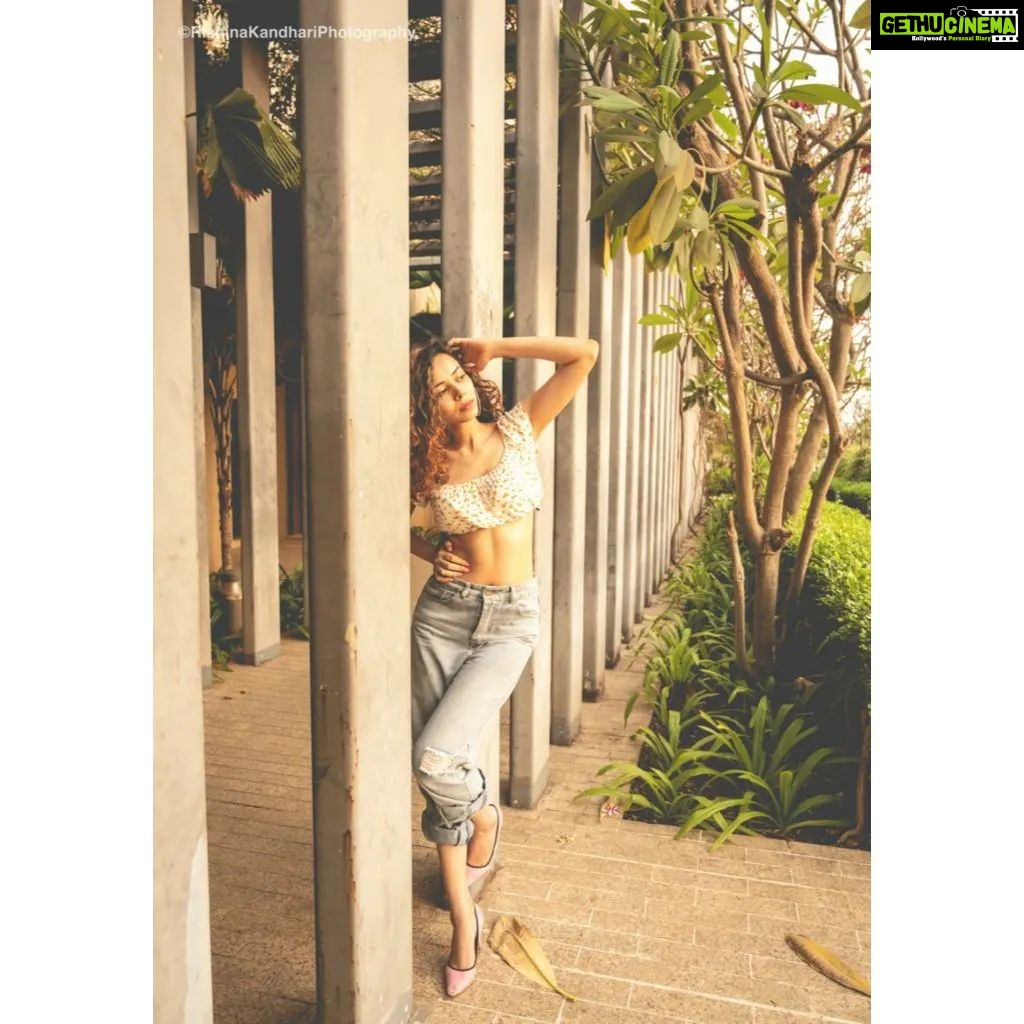 Vaishnavi Dhanraj Instagram - I am hooked on a feeling ..a natural high.. Clicked by @snapperrish urf @rishinakandhari 😘 #hookedonafeeling #editedvsunedited