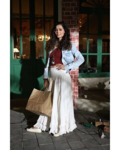 Vaishnavi Dhanraj Instagram - Caption likhna zaroori hai kya?? 

Caption it .. 
 

Costume - @anusoru

Make up by @makeup_by_sajid_shaikh

 📷 @yogiraj979