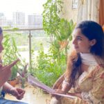 Veebha Anand Instagram - Some appearances are worth saying yes for! It’s was your narration @brinda_mitra that made me say yes for the part and I’m GLAD to be a part of your (our) first film! Cheers to this beautiful journey ahead!! Congratulations to you and the entire team!! @bhavesha I still remember your words, “ accha BRINDA is directing a film and you are doing it” 🙈😂😂 Mere pyaare dost💕💕 Our film is live on @disneyplushotstar #storiesonthenextpage