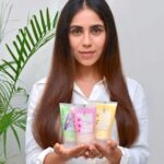 Veebha Anand Instagram - #BiolagePacks provide a deep treatment for every hair need👍 There’s a pack for every hair type! For dry hair 💚 HydraSource Pack For color-treated hair 💖ColorLast Pack For frizzy hair 💛 SmoothProof Pack . These Products moisturize hair from within, making my hair feel soft and nourished in just 3 Minutes. . It’s very easy to apply..All you have to do is - Section, Twist and Infuse and Voila...your hair will feel so soft and nourished! These deep treatment packs are definitely my ultimate go-to for all my hair care needs! . You too can get your hands on these magical packs and say hello to nourished hair..!! #Ad #DeepTreatmentPack #NatureInspiredProfessionalCare​ #BiolagePartner​ #AllSeasonFrizzControl​ #Biolage #BiolageIndia #MatrixOptiCare #MatrixIndia @biolage​