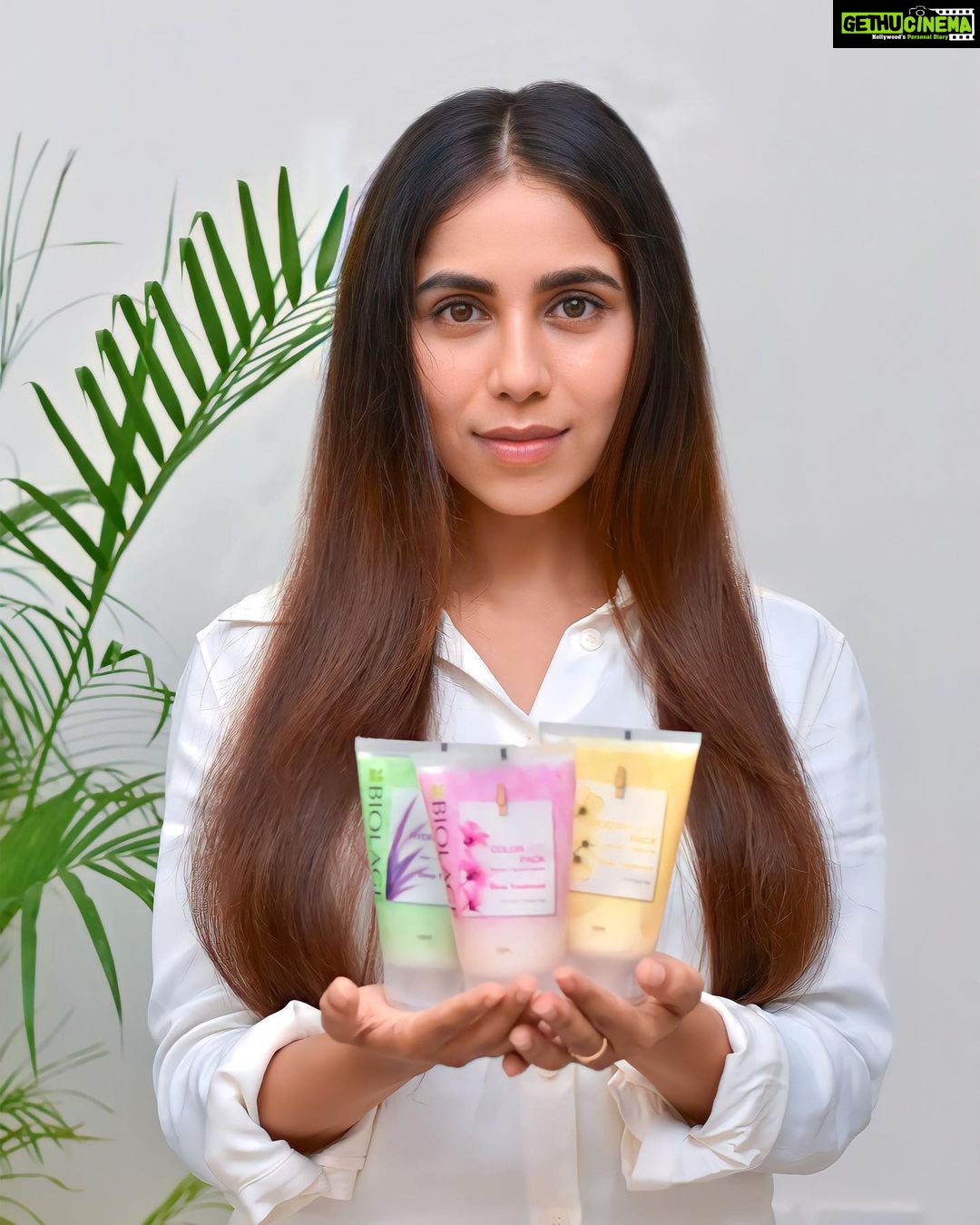 Veebha Anand Instagram - #BiolagePacks provide a deep treatment for every hair need👍 There’s a pack for every hair type! For dry hair 💚 HydraSource Pack For color-treated hair 💖ColorLast Pack For frizzy hair 💛 SmoothProof Pack . These Products moisturize hair from within, making my hair feel soft and nourished in just 3 Minutes. . It’s very easy to apply..All you have to do is - Section, Twist and Infuse and Voila...your hair will feel so soft and nourished! These deep treatment packs are definitely my ultimate go-to for all my hair care needs! . You too can get your hands on these magical packs and say hello to nourished hair..!! #Ad #DeepTreatmentPack #NatureInspiredProfessionalCare​ #BiolagePartner​ #AllSeasonFrizzControl​ #Biolage #BiolageIndia #MatrixOptiCare #MatrixIndia @biolage​
