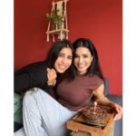 Veebha Anand Instagram – It’s your birthday!!!! 🎂🍷✨✨✨ प्यार प्यार and ढेर सारा प्यार और बहोत सारा प्यार😂♥️♥️ 
@preeti_chaudharyy #bffbirthday #prebirthday