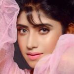 Vindhya Tiwari Instagram - Lens colour suits me ?? And i love this song 🙈💕 Mumbai, Maharashtra