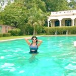 Vindhya Tiwari Instagram - This vibes of this song n Sunday mornings 💙 #swimming #vacation #familytime #song #trending #reels @treeofliferesortsandhotels