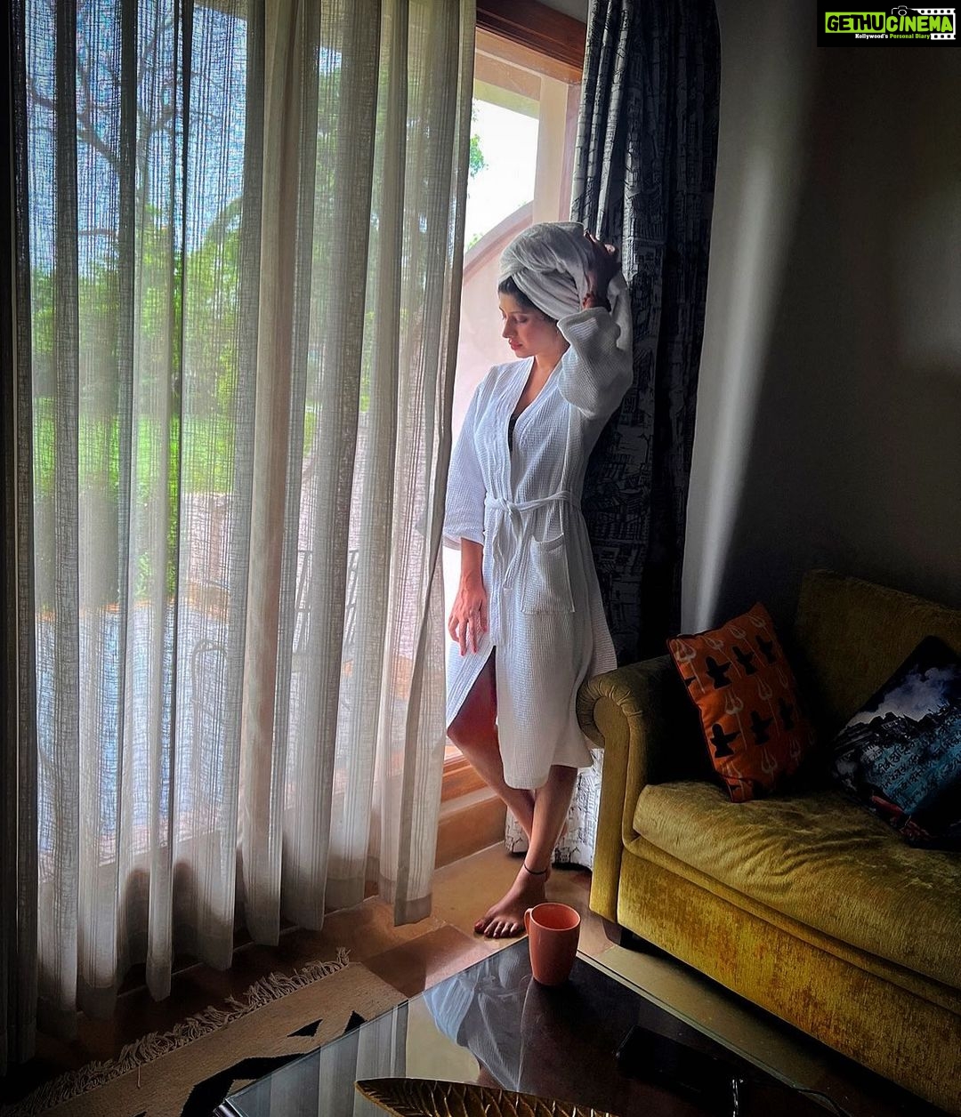 Vindhya Tiwari Instagram - This song n this morning 🤍🕊 #goodmorning #loveforwhite #vacations #familytime #peace Somewhere on Earth