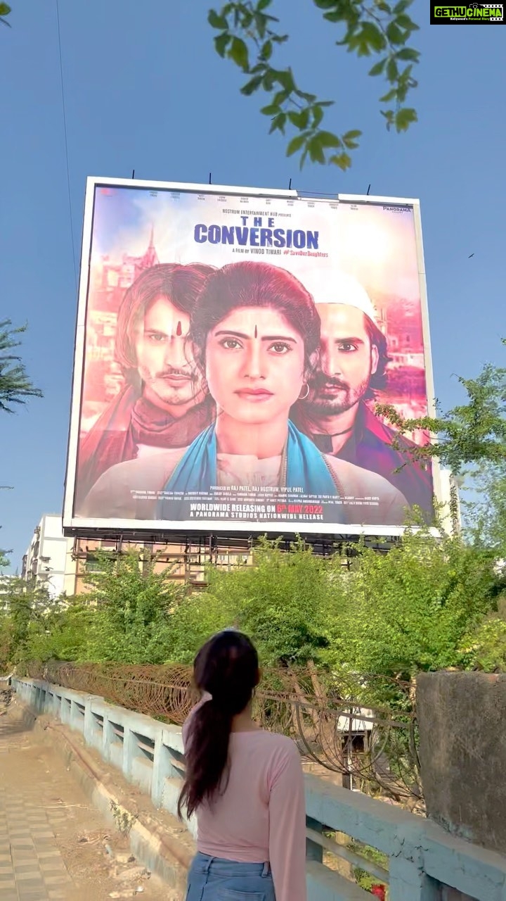Vindhya Tiwari Instagram - Hoardings n posters all over Mumbai ❤️ Gratitude 🙏🏻 2 days to go…..6th may 2022 @nostrum_ent #theconversion Jai Shree Ram 🚩make ur reels on this song n tag us #reelkarofeelkaro Mumbai, Maharashtra