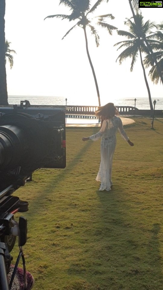 Vindhya Tiwari Instagram - Baby I can't keep calm becoz lights are on ,camera is rolling and I'm in action 🎬😎 Goa, India