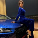 Vindhya Tiwari Instagram - Always in the mood for a long drive n music with no real destination #farawaysoclose Which Song u wld pick for a long drive?? 🦋 I love old Hindi Songs #tumkodekhatohyehkhayalaaya 💙 Somewhere Peaceful