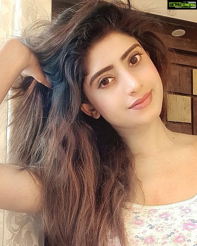 Vindhya Tiwari Instagram - Hi guys !hope u r all are doing well ....i have tested positive for covid19 ....i'm in self isolation and taking all the necessary measures as advised by my doctor take care of yourselves Stay positive n test negative 🤓 Much love ❤ Mumbai, Maharashtra