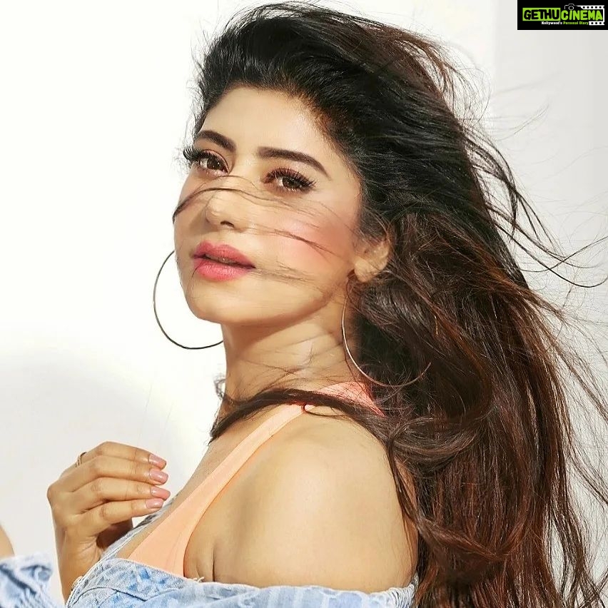 Vindhya Tiwari Instagram - Just wing it-Life, Eyeliner, Everything🌟💕🕊 📸 @bbhupi25 Mumbai, Maharashtra