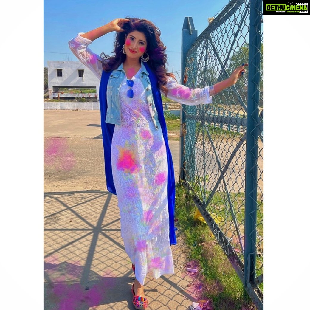 Vindhya Tiwari Instagram - Happy women’s day n Happy Holi 💕#doublecelebration #cheerstolife