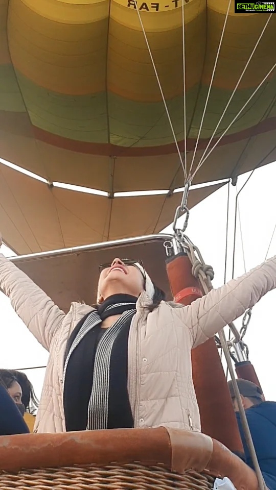 Vindhya Tiwari Instagram - My first wish ✔to fly in air balloon comes true #airballonride 🎈 Wishing u all a v happy new year 2022 May all ur wishes come true ❤ Thank u @mandufestival @efactorexperiences @atsbb @amithtyagi @mptourism Mandu, Madhya Pradesh