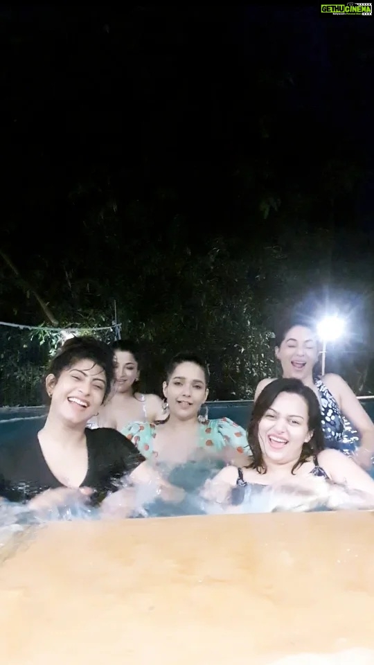 Vindhya Tiwari Instagram - Becoz Happy girls are the prettiest 💃 Our version of "Stay" be like 🙈🤣💙 @sadh_villa @dearmansi @nehalaxmi_ @mreenaldeshraj @reena.s.jain #swimmingpool #bachellorette #bridesquad #dance #justinbieber Sadh Villa, Karjat