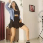 Vindhya Tiwari Instagram - How is the minni me?? 🙈😍💃 My morning starts like this !! #dance #reels #trending #bijleebijlee #passion #workhard #lovewhatyoudo #withoutmakeup #exercise #burncalories Mumbai, Maharashtra