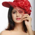 Vindhya Tiwari Instagram - Love yourself,a little bit each day and your life will bloom into infinite joy 🌹 #blooming #portraitphotography 📸 @bbhupi25 Mumbai, Maharashtra