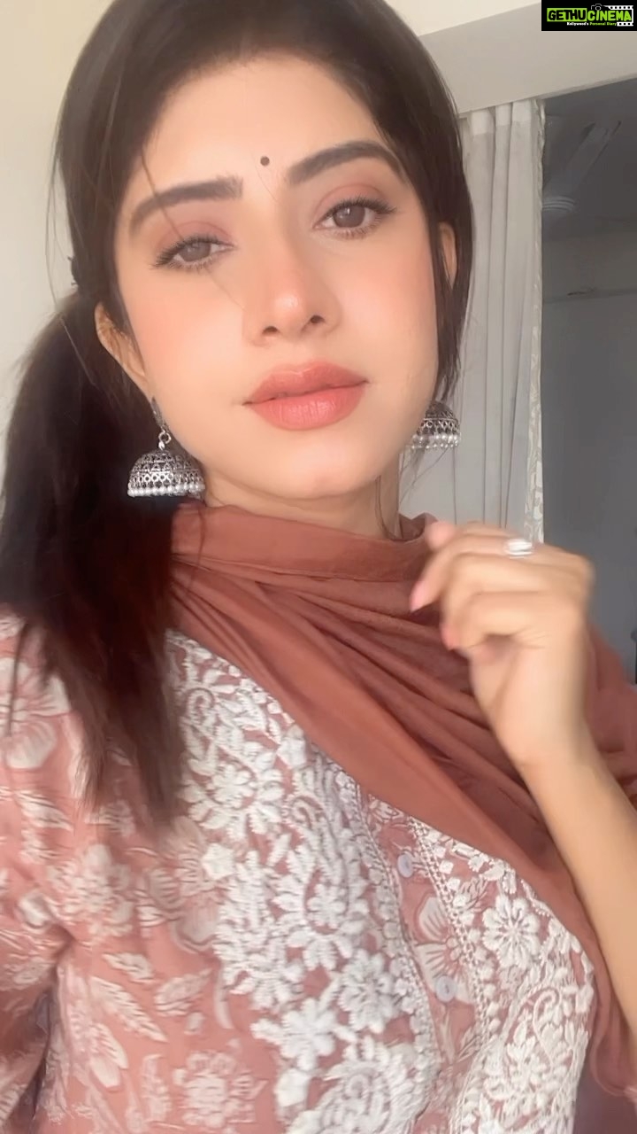 Vindhya Tiwari Instagram - In love with these lines ❤️