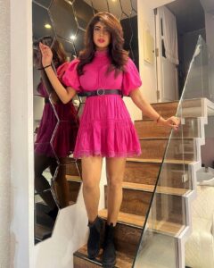 Vindhya Tiwari Instagram - I hope you find someone who always chooses you and if you don't -I hope you always choose yourself 💕  Fall in love with you every day a little more ,little bit -little bit more 💫✨⭐️
Pretty in pink ??🙈😉 #pink #love #savage #dressup #hairdo #dress #cute