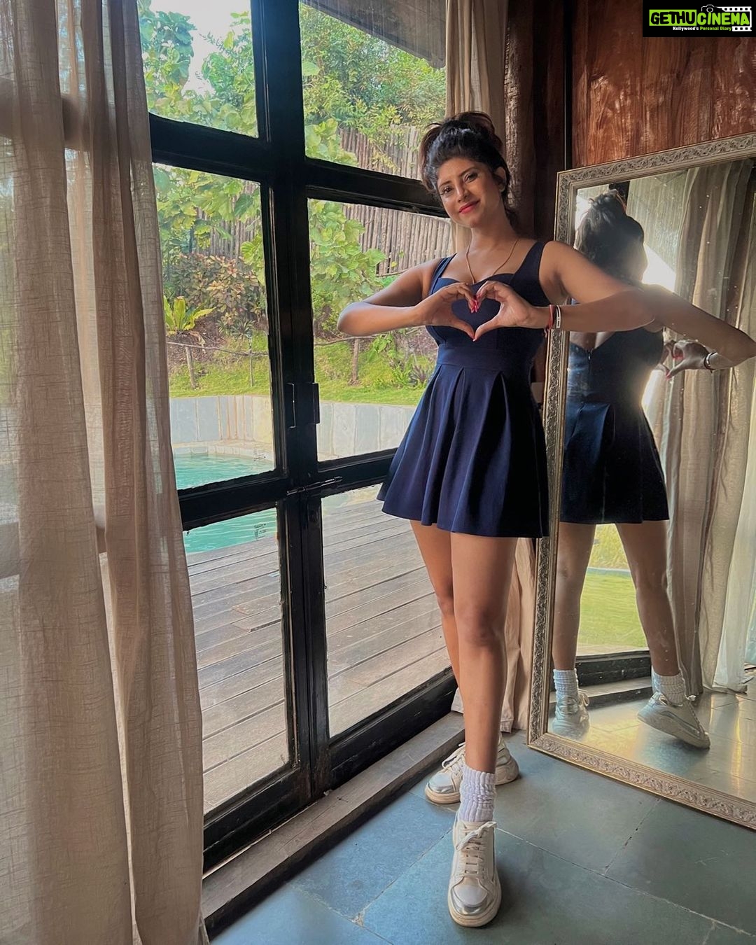 Vindhya Tiwari Instagram - A pretty girl with a pretty heart and a pretty mind with pretty vibes ❤️✨💫 Mumbai, Maharashtra