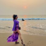 Vindhya Tiwari Instagram - #borntoshine #phoenix 💜 my fav pic from goa vacay !! Look at the bird captured beautifully in the frame !! South Goa