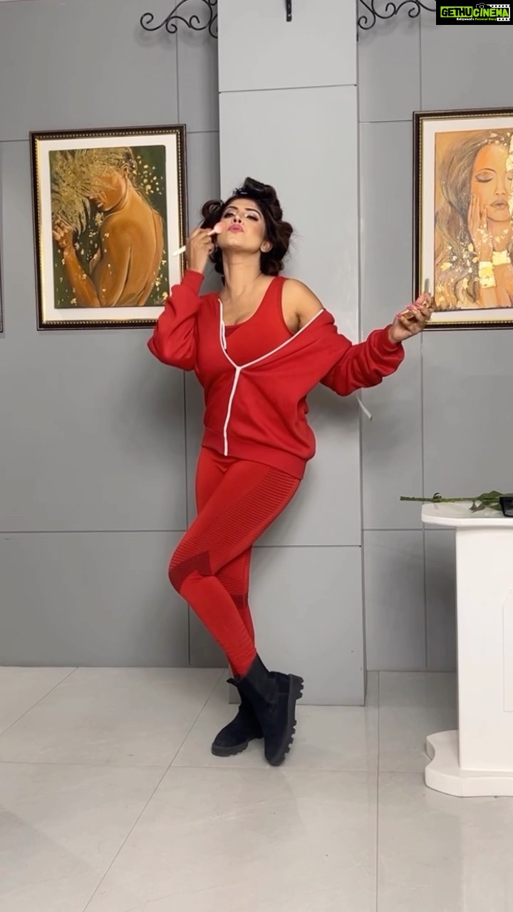 Vindhya Tiwari Instagram - Lights Camera Action πΈπ₯ @derniercrievents @amithtyagi HMUA @gautambali_official STYLED @kapoormohit888 Costume Designed @dazzles_studio Coming up soon @atsbb !!