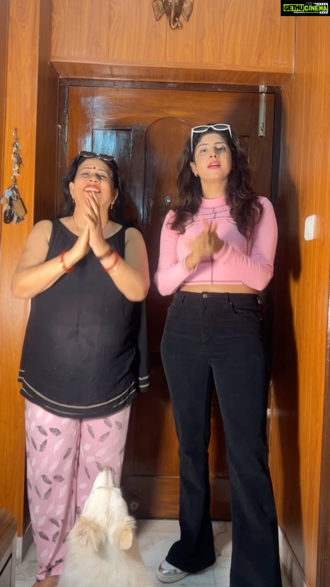 Vindhya Tiwari Instagram - Following n enjoying the trend with -mummy👨👧video courtesy 🎥 -papa and Nainu being supervisor 🐶 how many ❤️ ?? #reelkarofeelkaro #reels #trendingreels #familytime #goodmorning