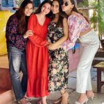 Vinny Arora Instagram - My pillars, my biggest supporters, my cheer leaders , my personal google search ,my favorite humans to brunch with, my beauties ♥️ Girl friends are the 💣 Happy friendship’s day 👯‍♀️👯‍♀️👯‍♀️